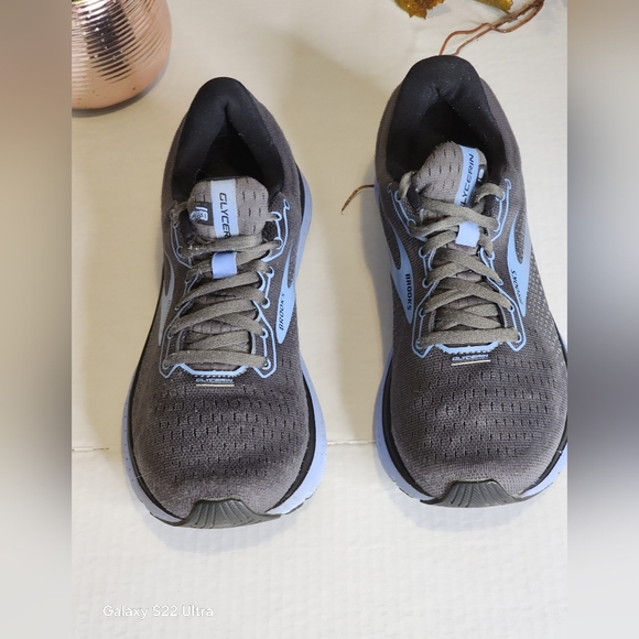 Brooks Gray and Light Blue Women's Athletic Shoes - Picture 1 of 6